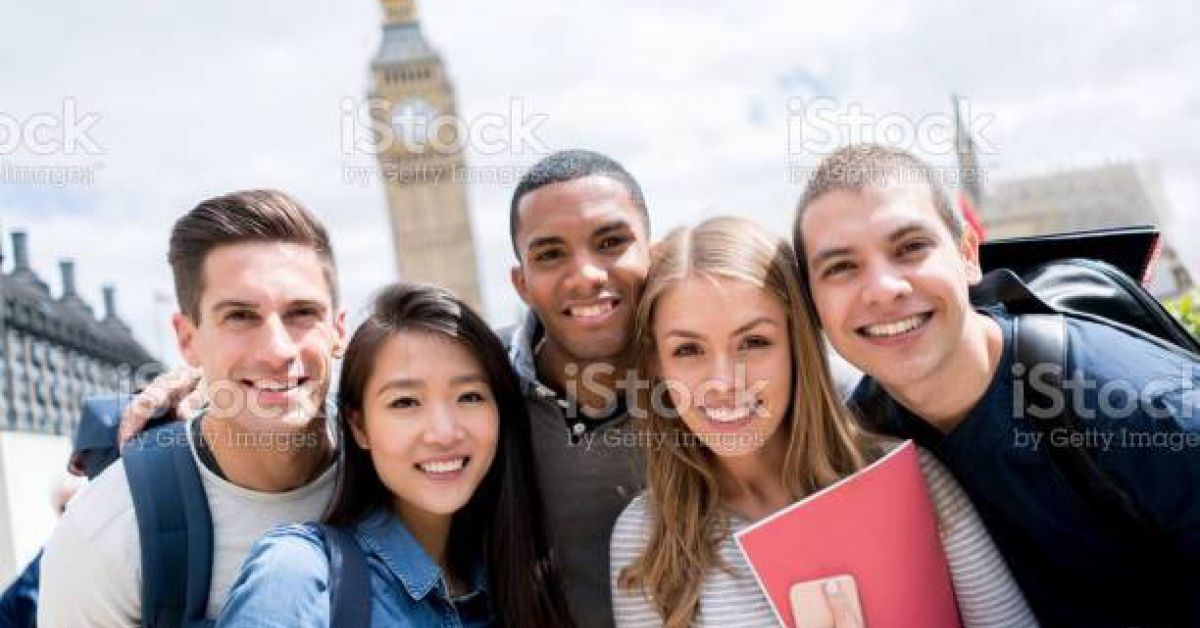 การเขียนบทความนักเรียนแลกเปลี่ยน